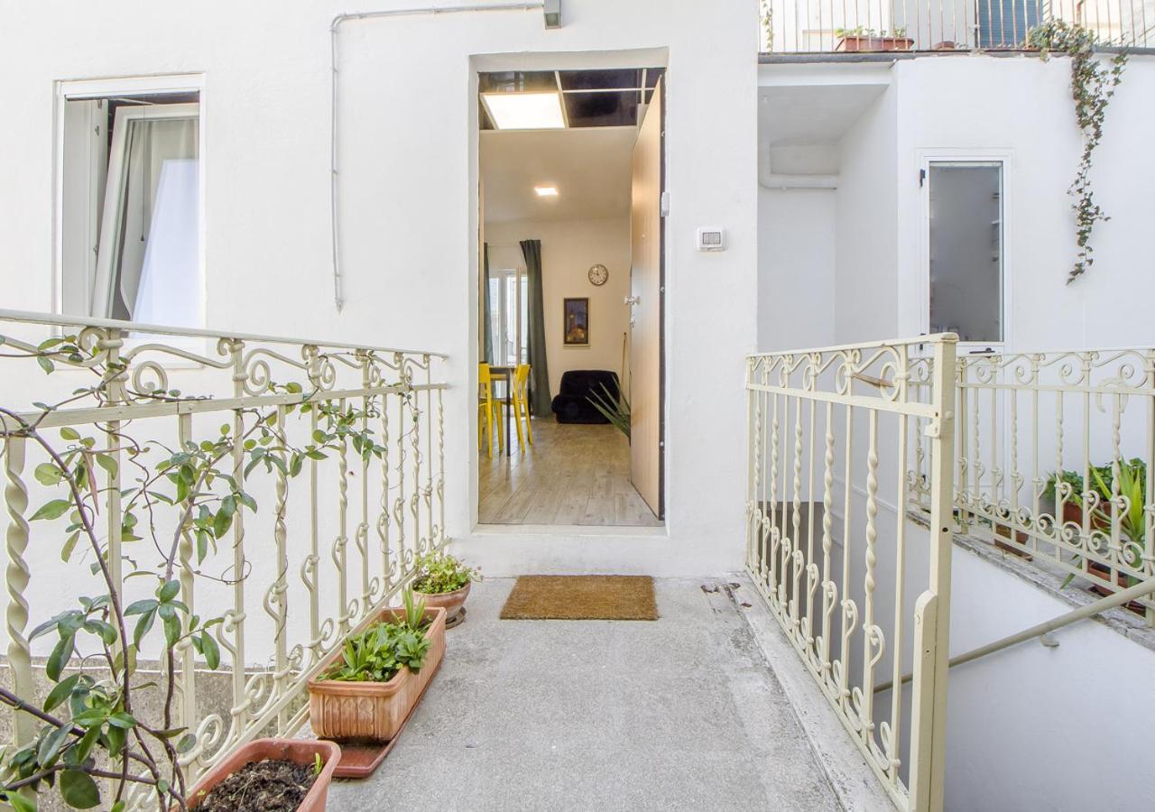 Appartamento Con 2 Camere E 2 Bagni In Centro Con Parcheggio Матера Экстерьер фото